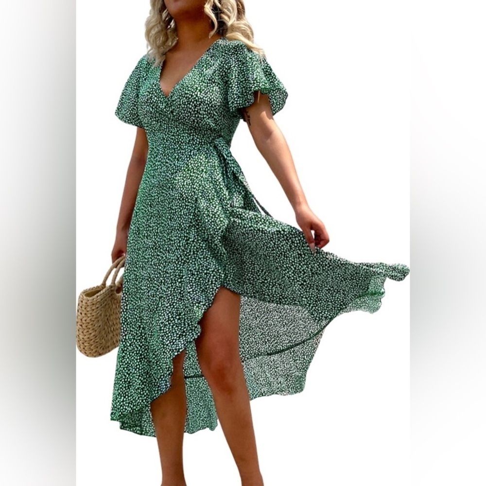 CUPSHE Women's Flared Sleeve V-neck Ditsy Beach Dress | Green/White | NEW/NWT💚